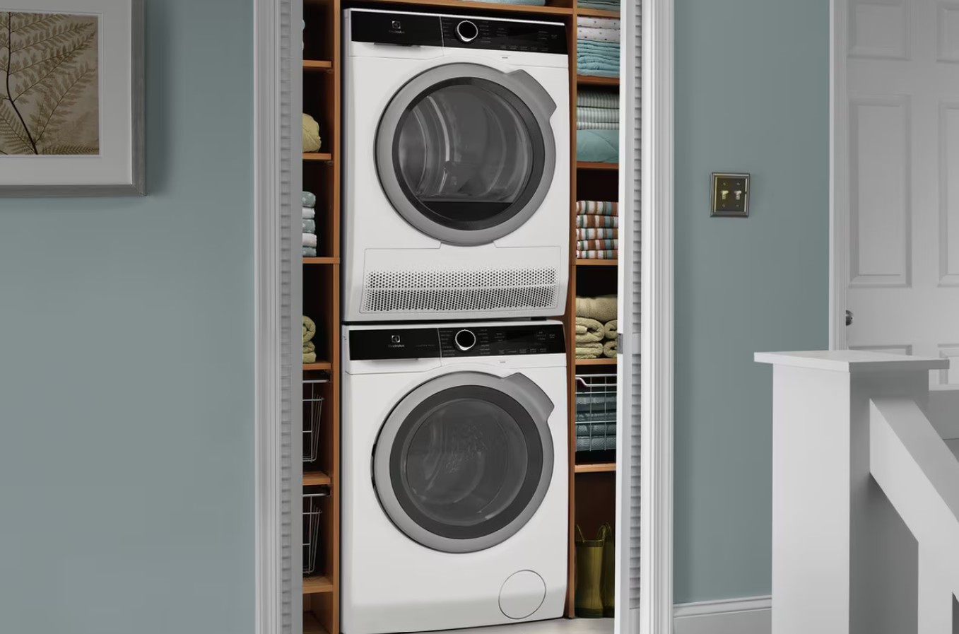 24"-Compact-Washer-with-LuxCare-Wash-System---2.4-Cu.-Ft.-White-ELFW4222AW