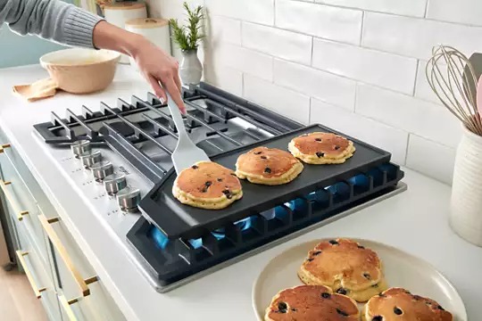 2-in-1 Hinged Grate to Griddle
