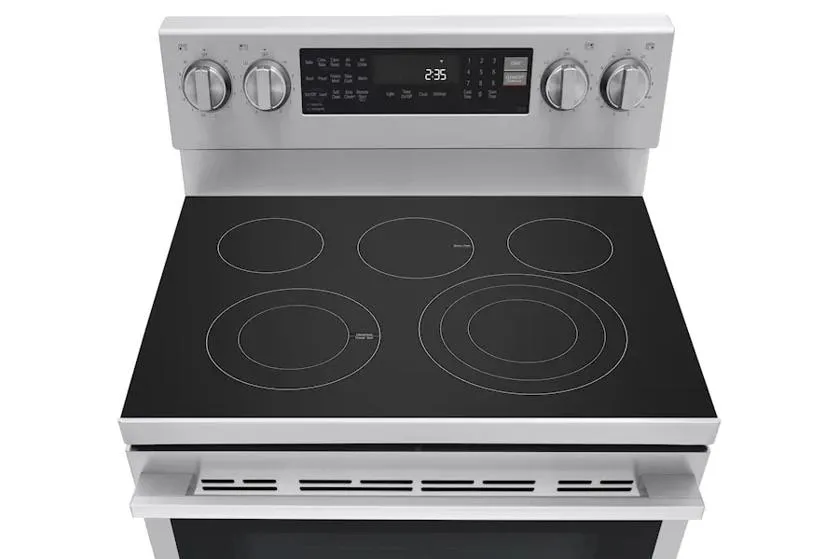 Edge-to-Edge Glass Ceramic Cooktop Surface