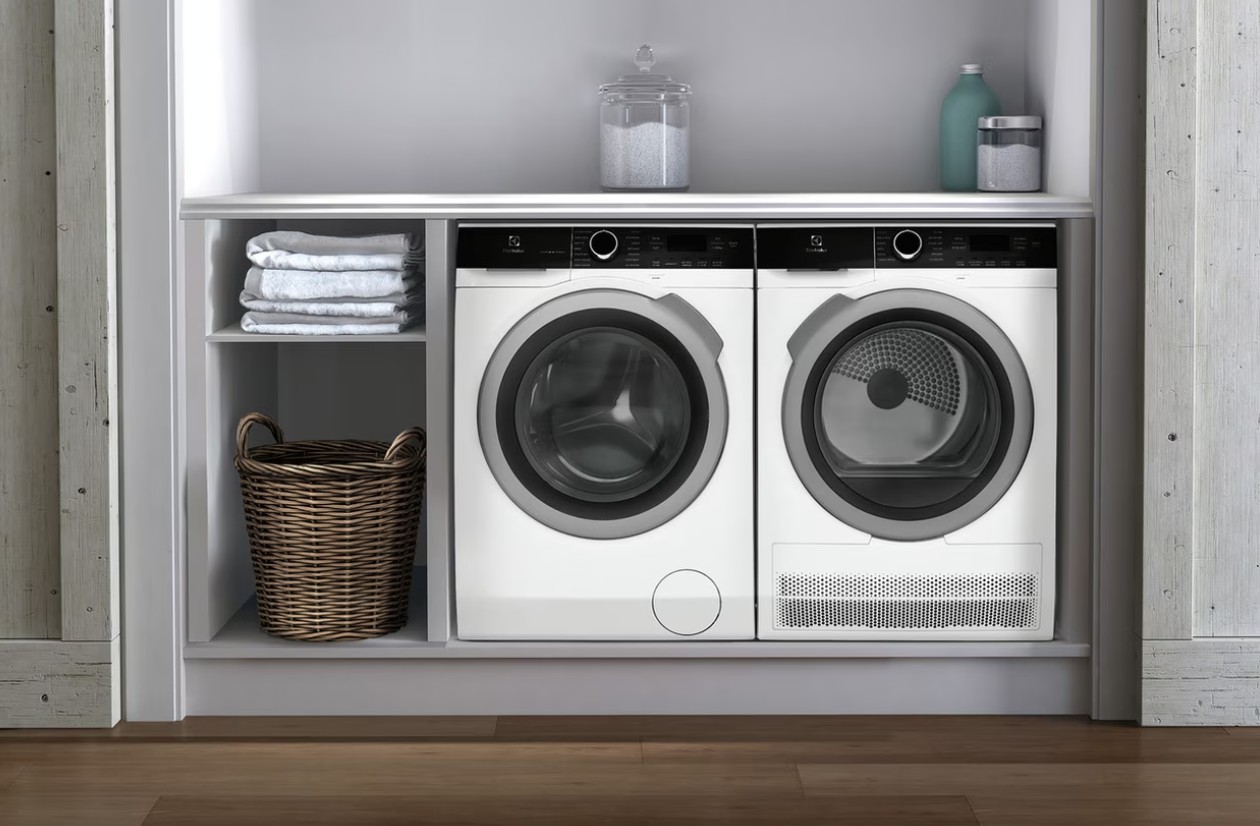 24"-Compact-Front-Load-Dryer---Ventless,-Energy-Star-Certified,-4.0-Cu.-Ft.-White-ELFE4222AW
