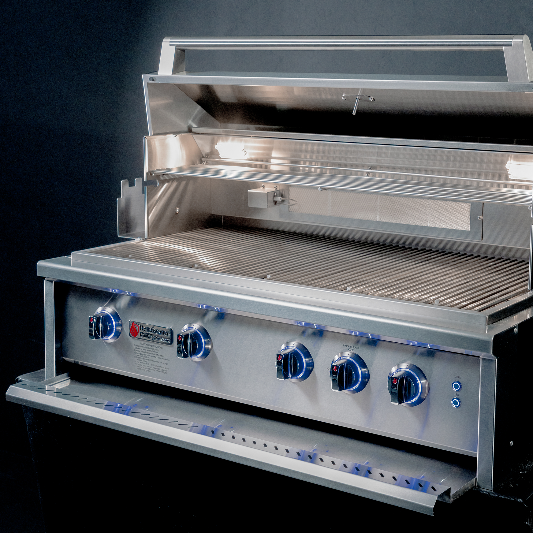 Full-Width Slide-Out Drip Tray
