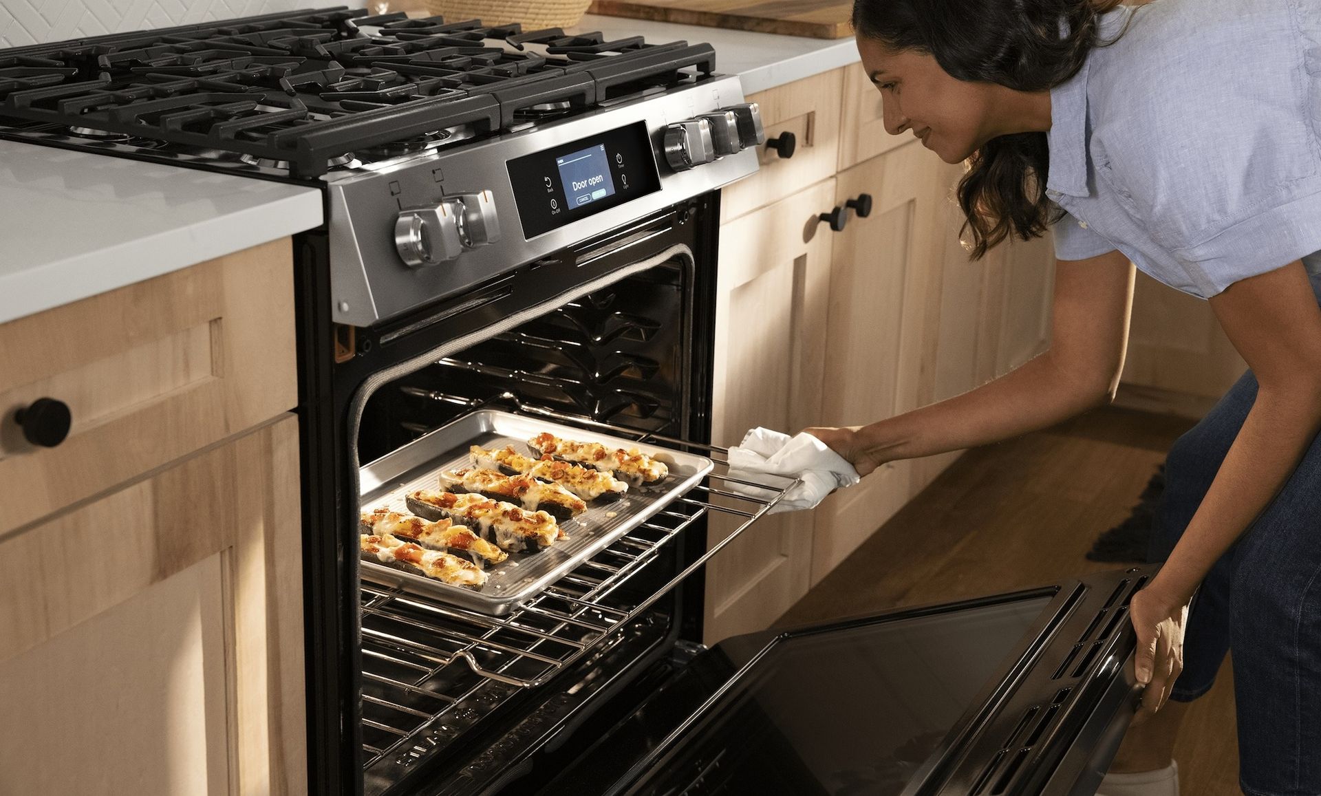 Soft-close oven door
