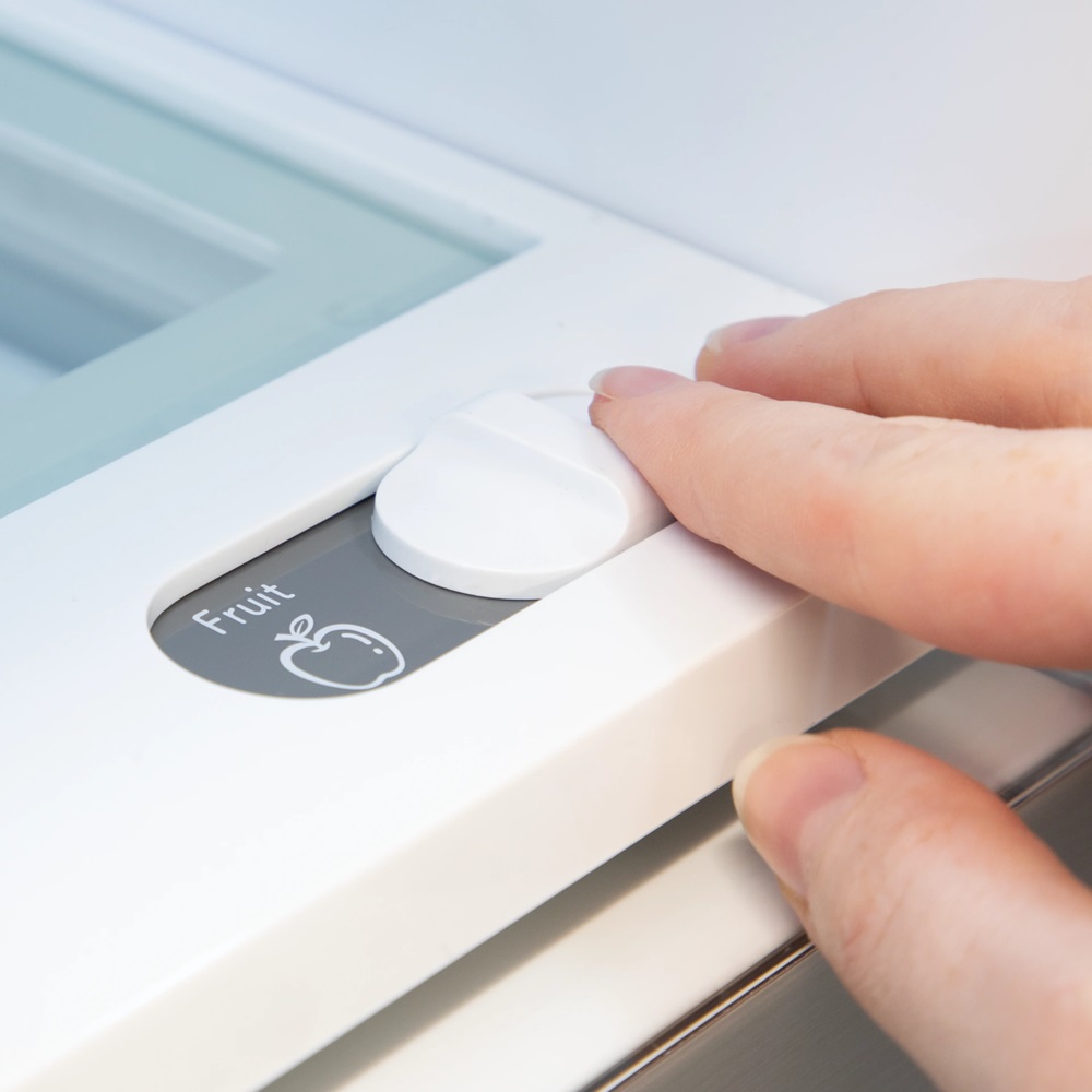 Humidity-Controlled Crisper Drawer