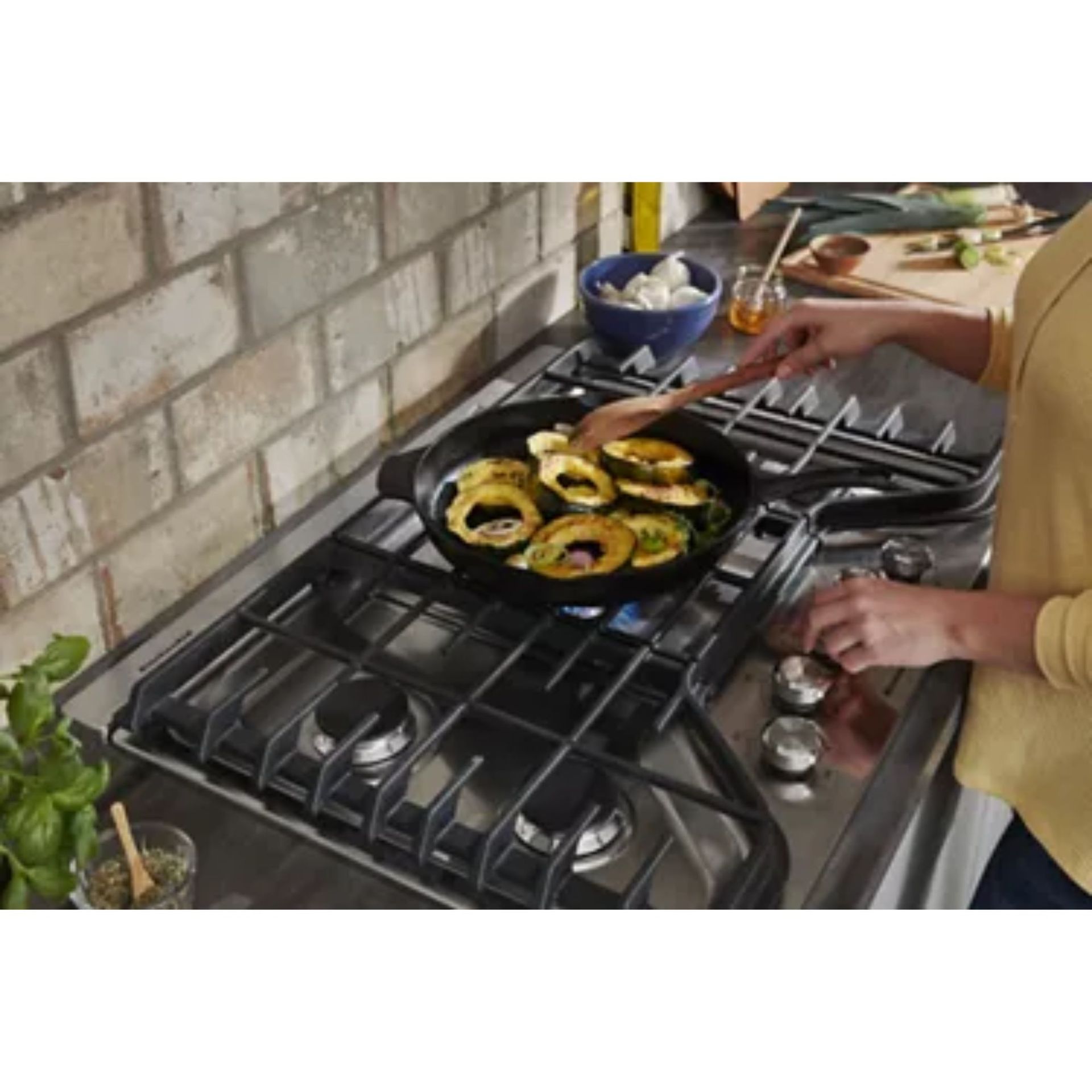 5,000 BTU Even-Heat™ Simmer Burner