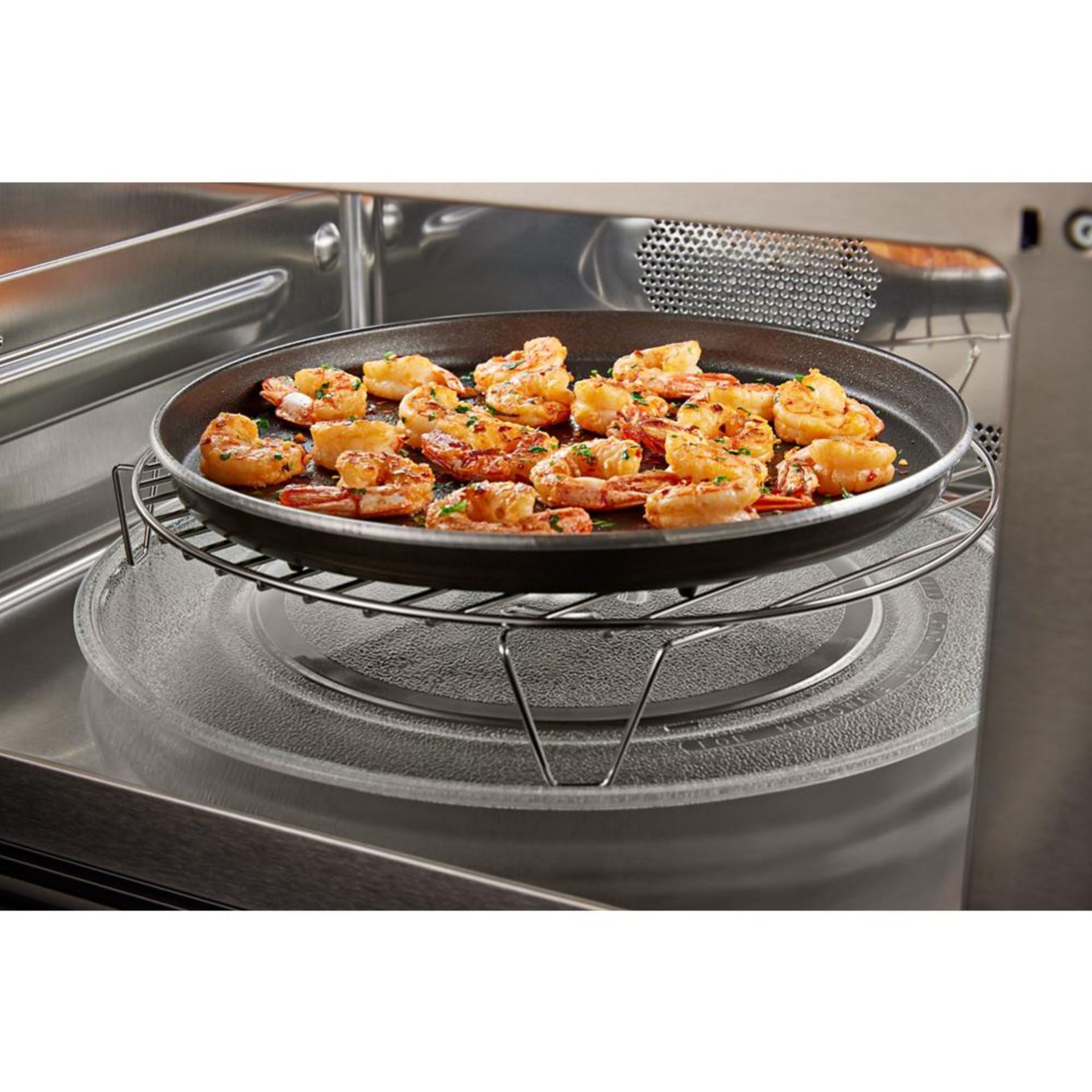Crispwave™ Technology and Crisper Pan