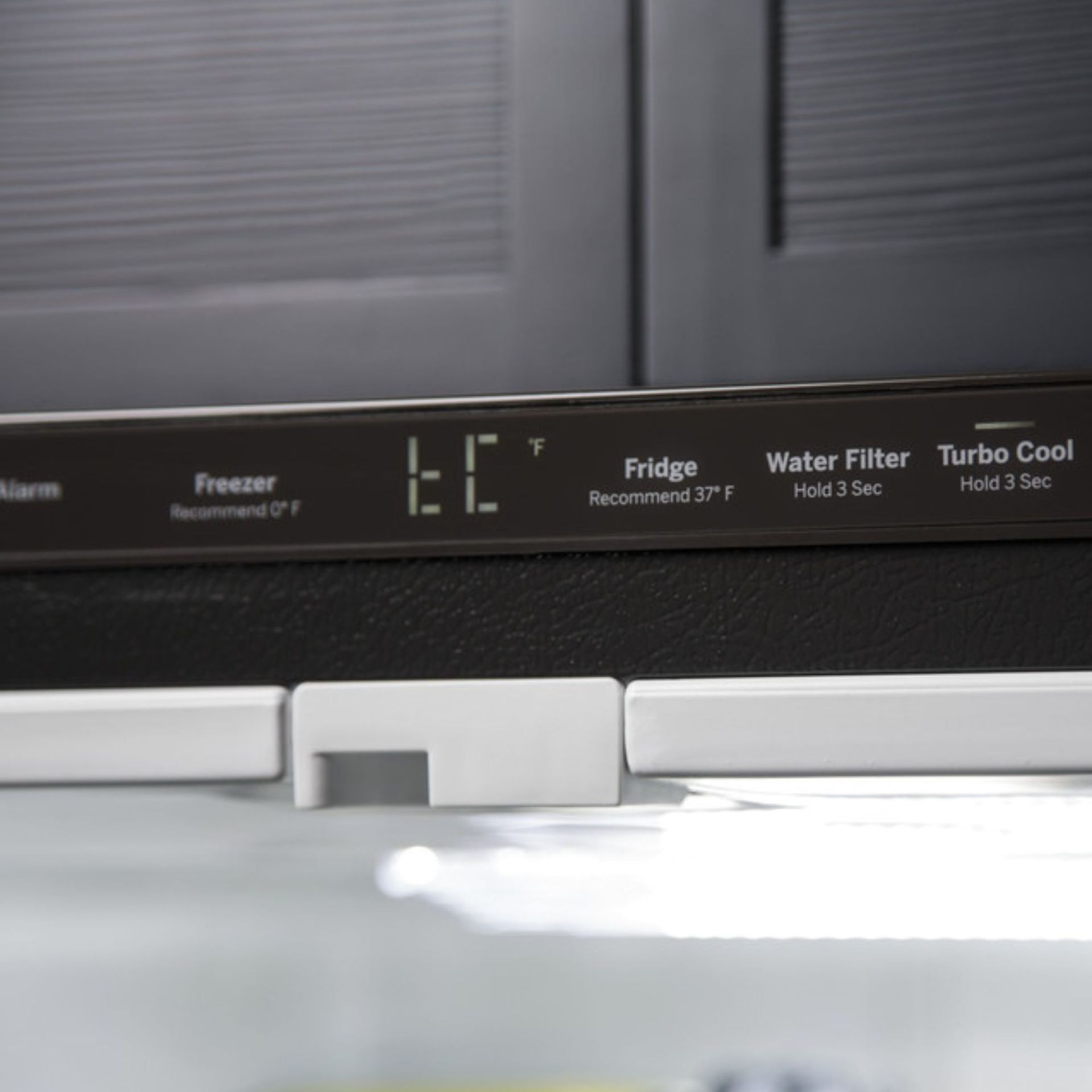 Upfront Temperature Controls With Actual Temperature Display