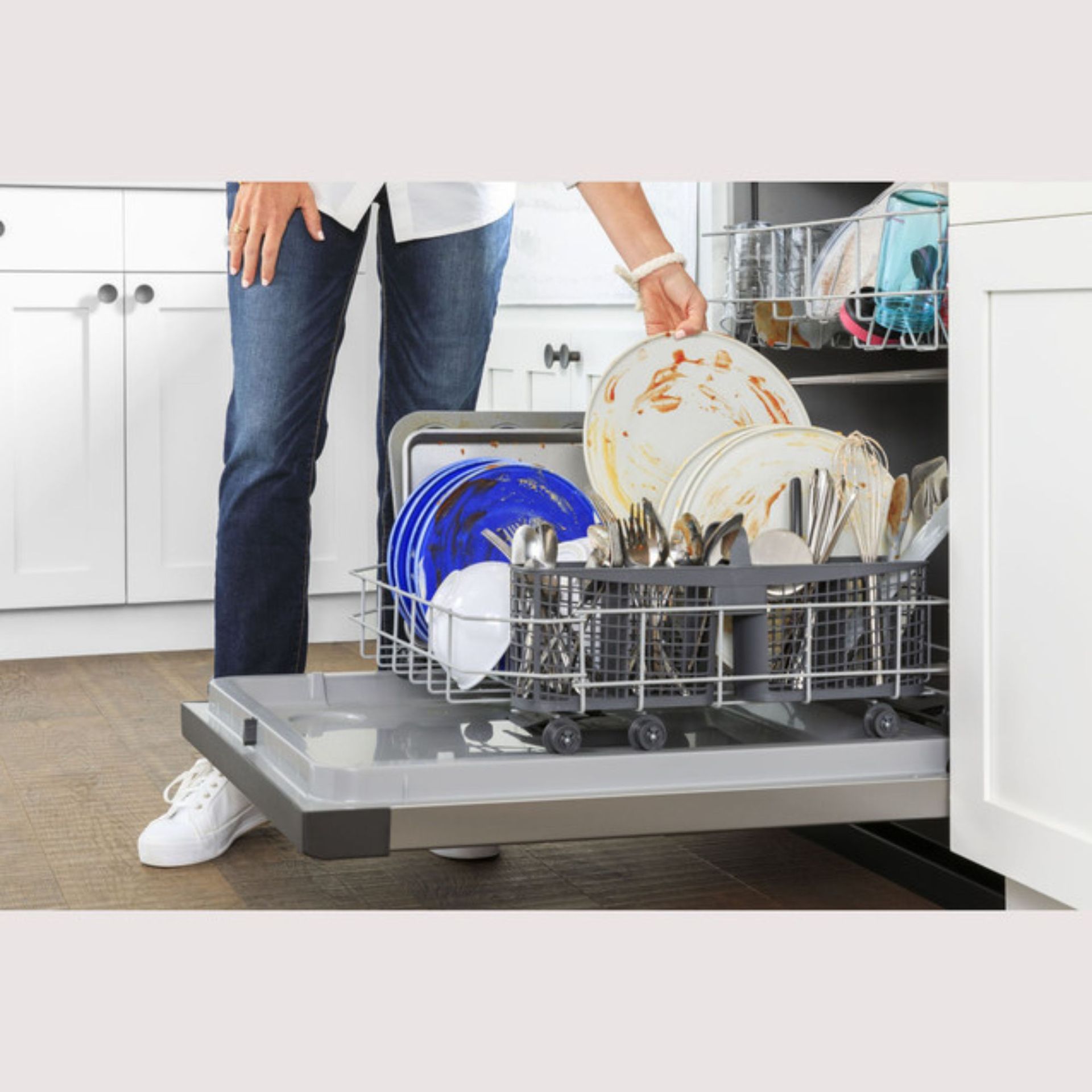 Dishwasher With Upper & Lower Rack Capacity