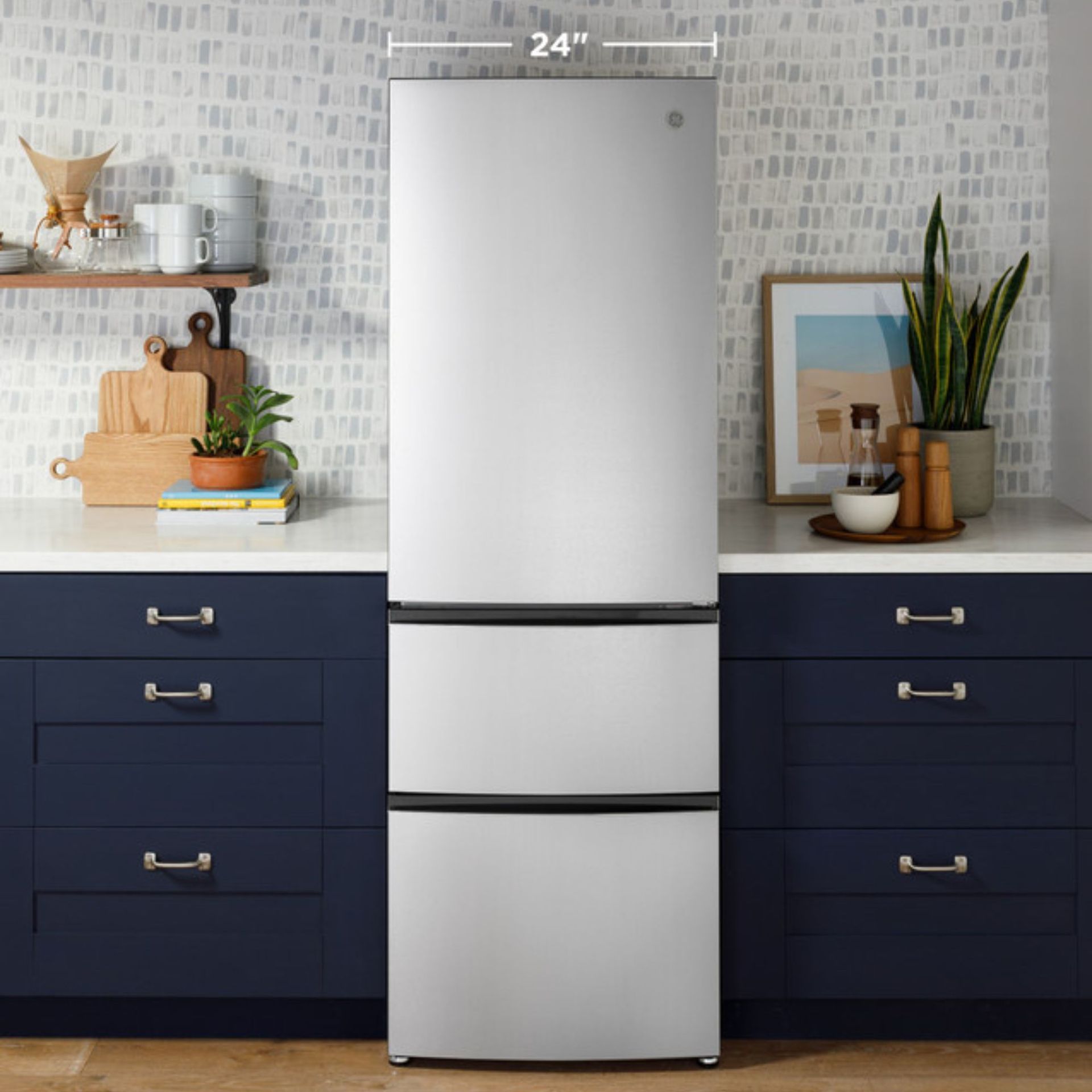 24" Wide Refrigerator
