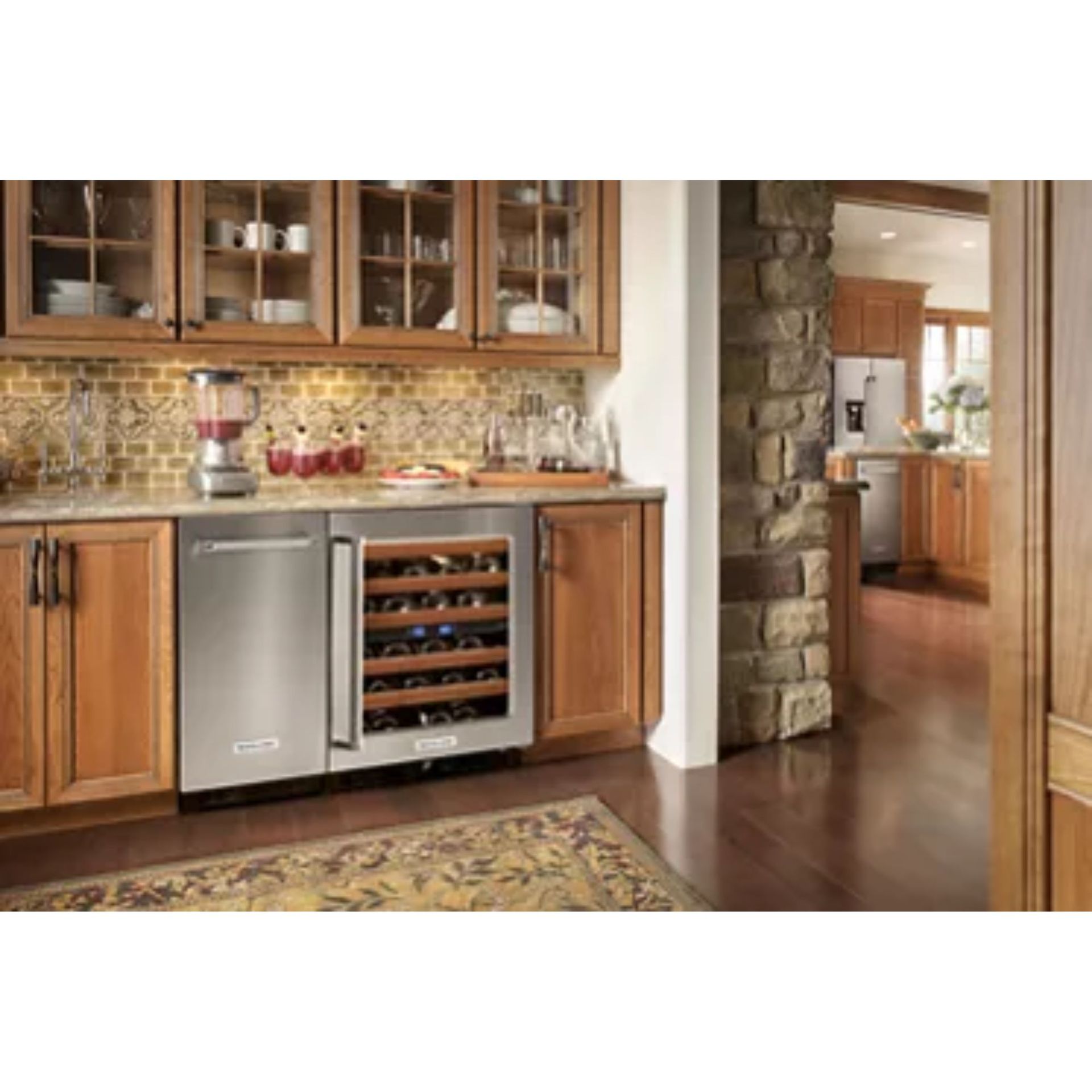 Fully Flush Installation with Articulating Hinge