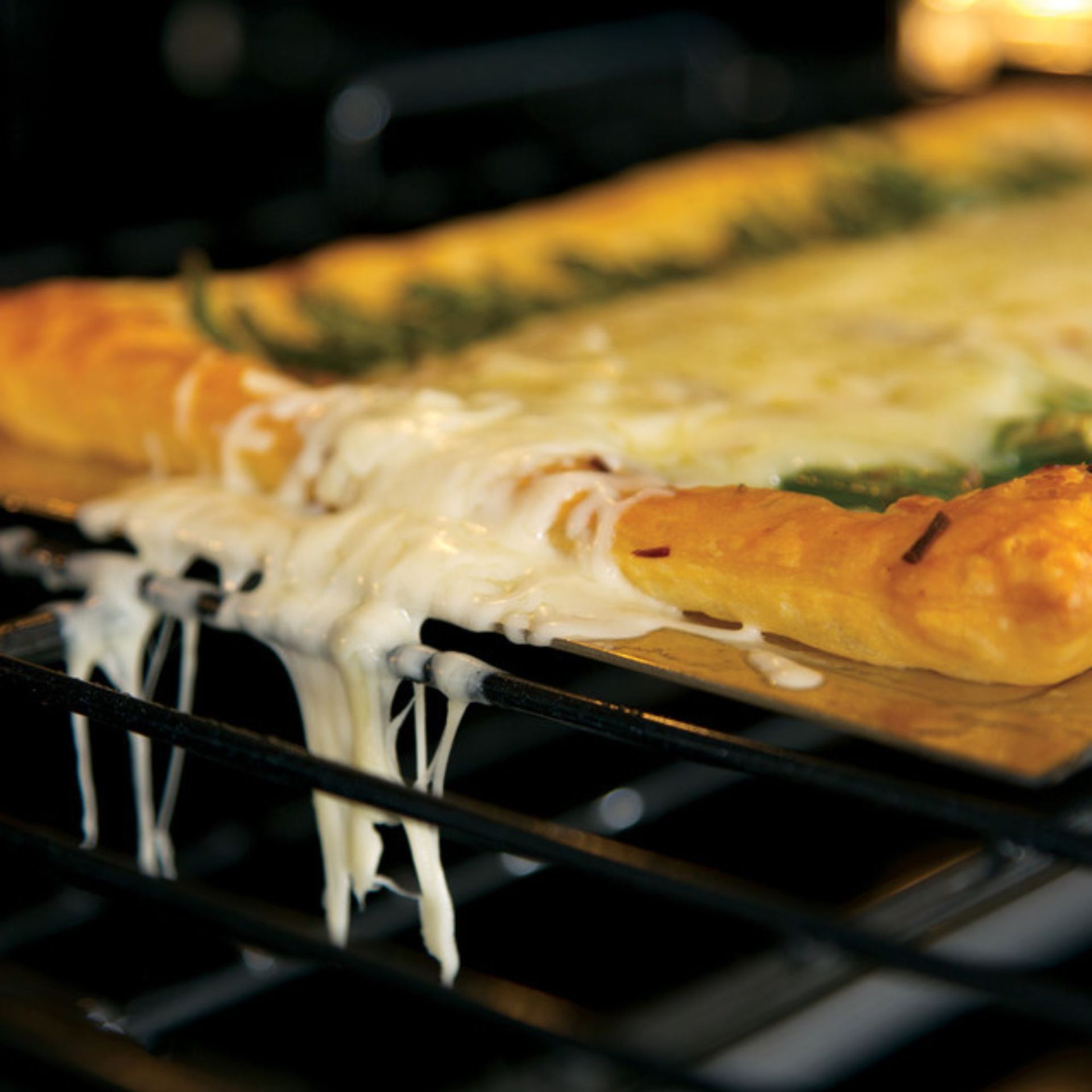 Self-Clean, Heavy-Duty Oven Racks (Lower Oven)