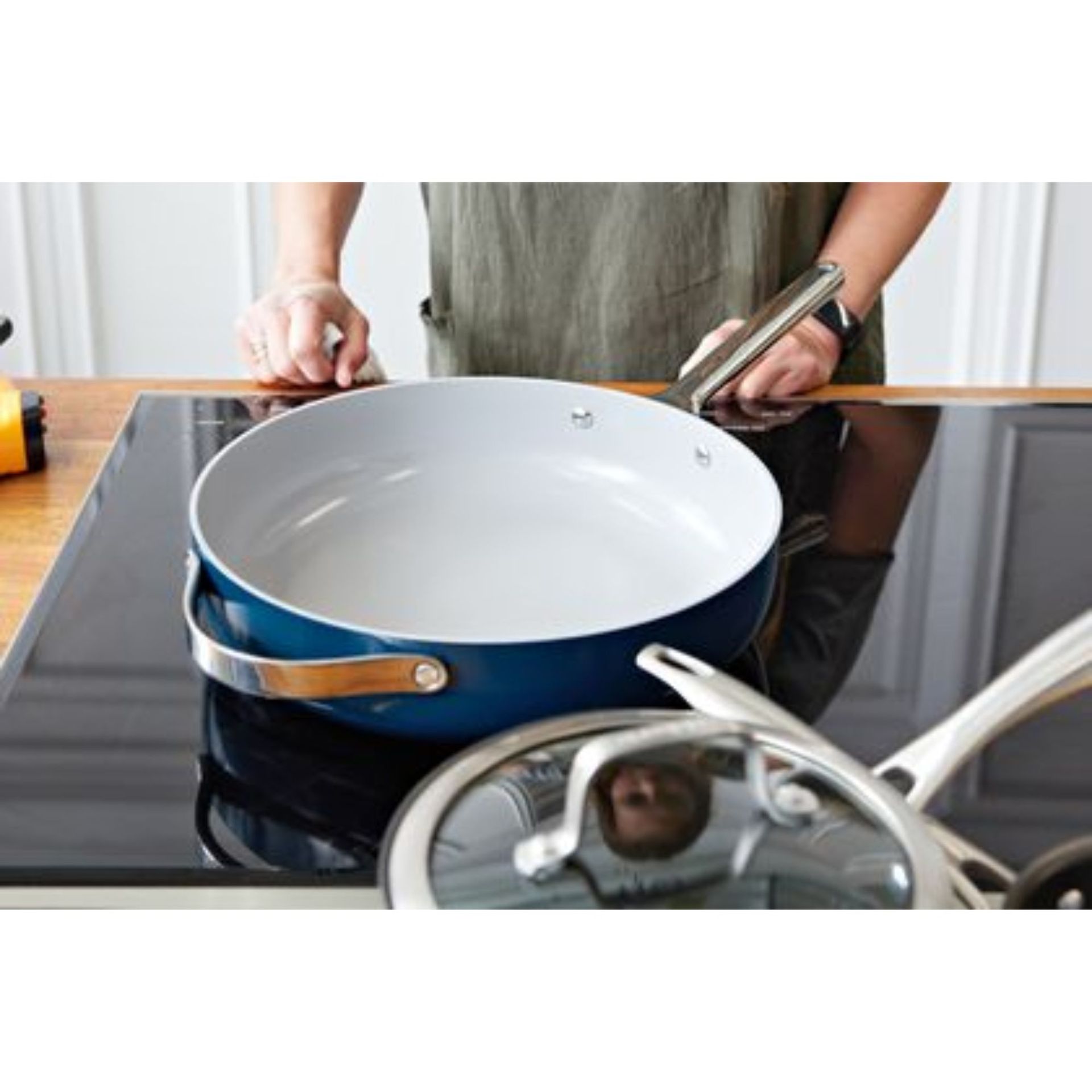 Compatible with most cookware