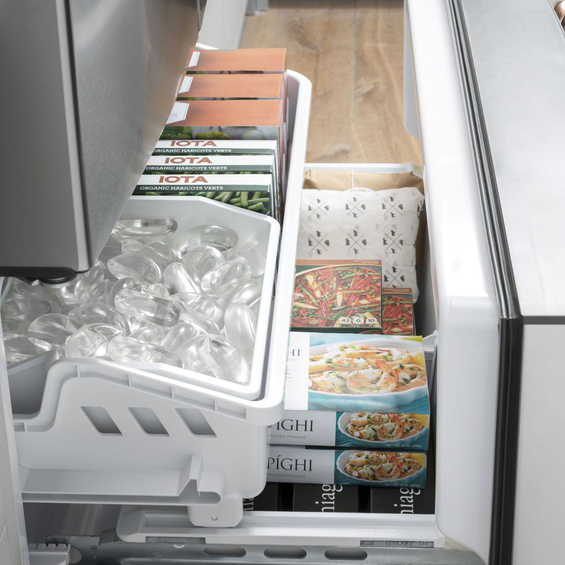 Even Your Refrigerator Is Clutter Free