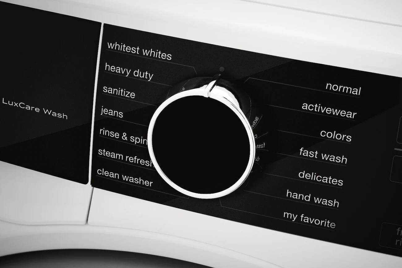 24"-Compact-Washer-with-LuxCare-Wash-System---2.4-Cu.-Ft.-White-ELFW4222AW