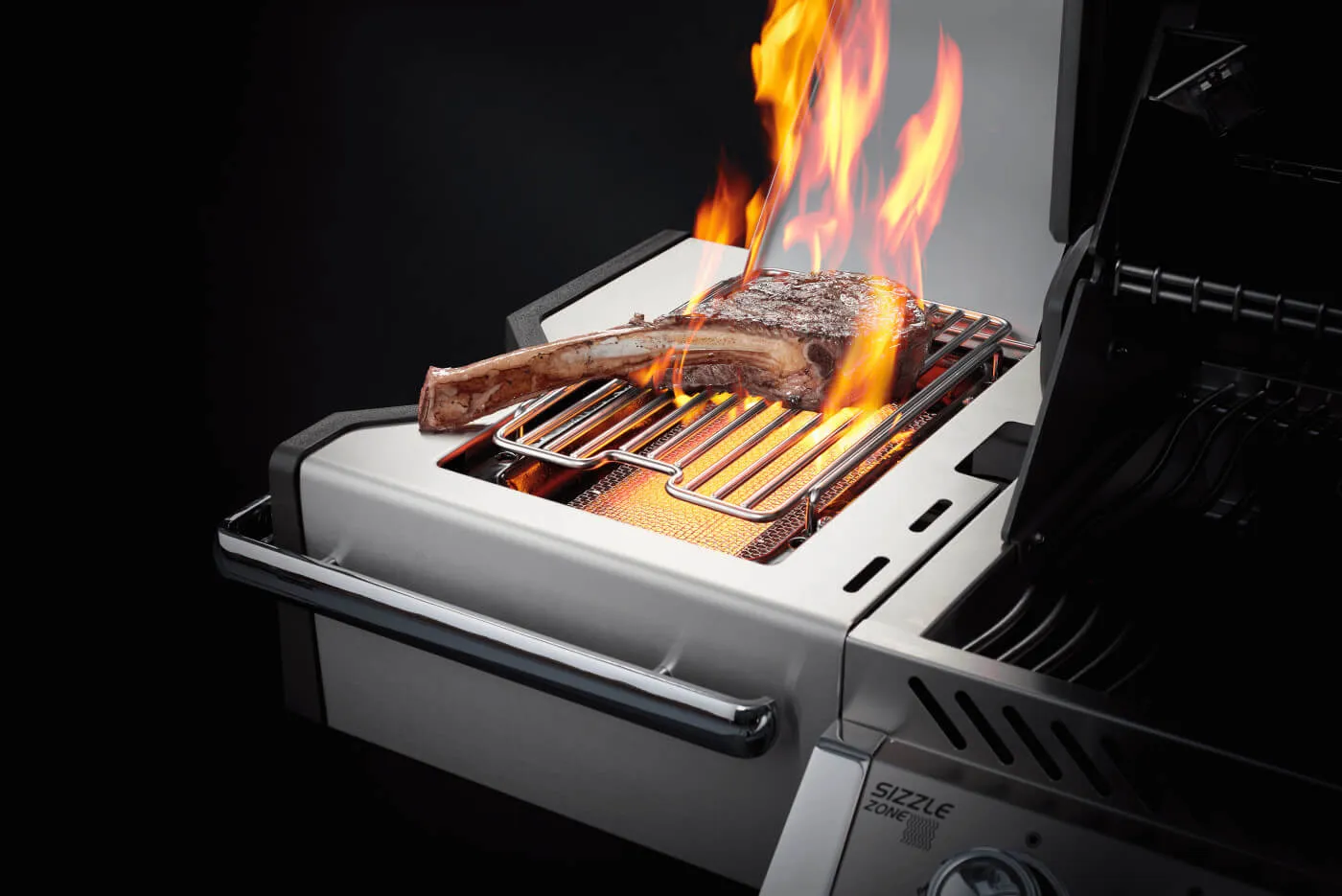 Infrared Sizzle Zone™ Side Burner